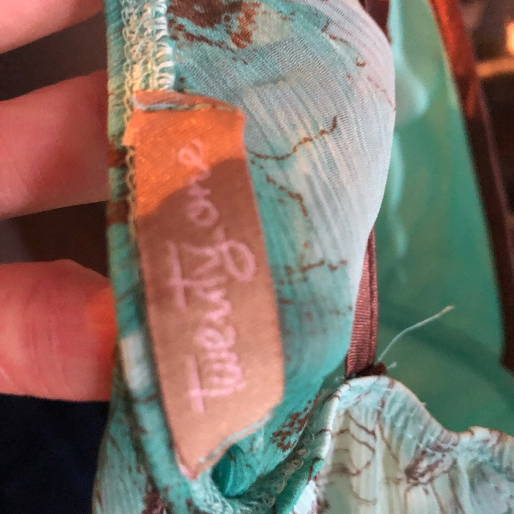 Bundle Of Three Sleeveless Tanks/Camisoles - image 4